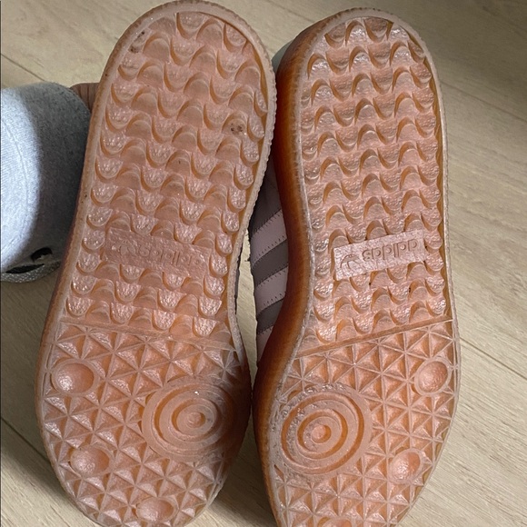 Adidas Gray and White Samba Sneakers with Gum Sole 9 women’s - Picture 6 of 10